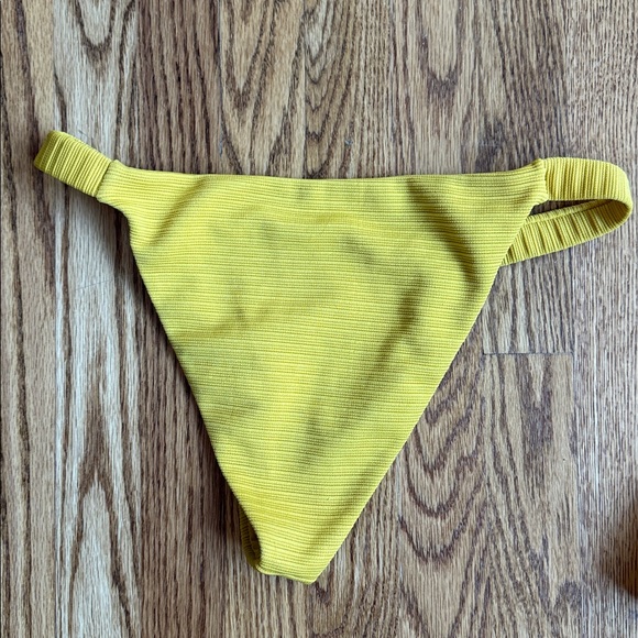 TOBI - Picture 7 of 9